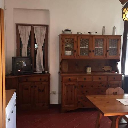 Nel Set Di Piccolo Mondo Antico Villa Viola Valsolda Bagian luar foto
