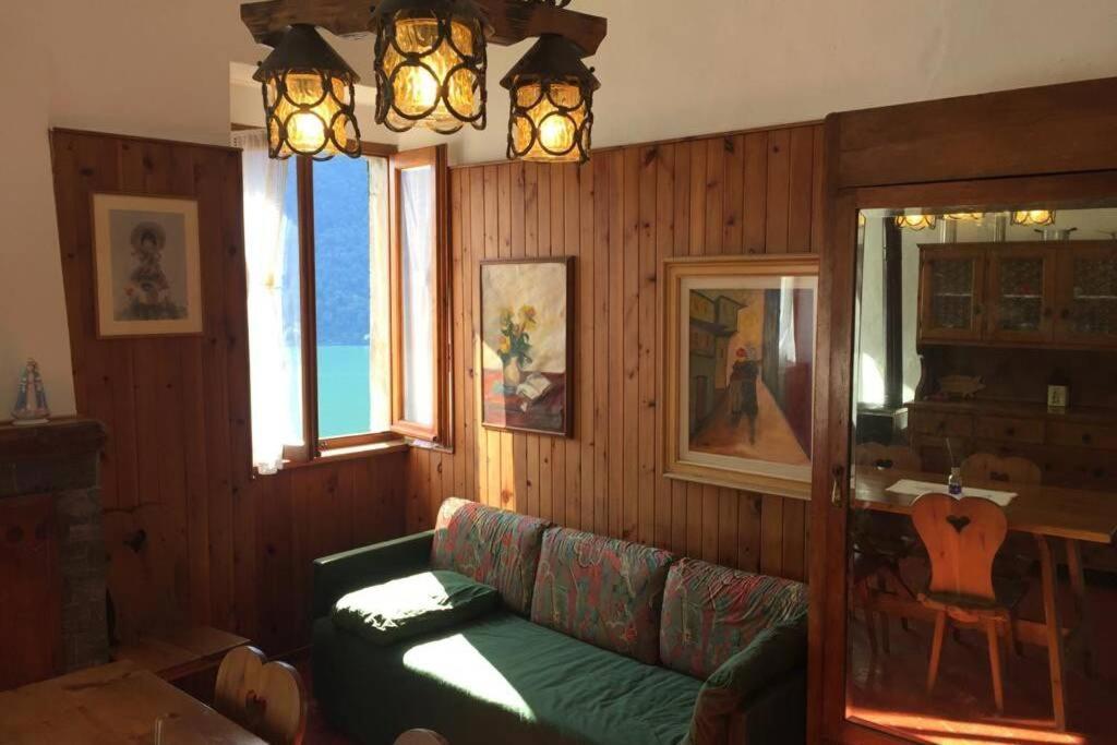 Nel Set Di Piccolo Mondo Antico Villa Viola Valsolda Bagian luar foto