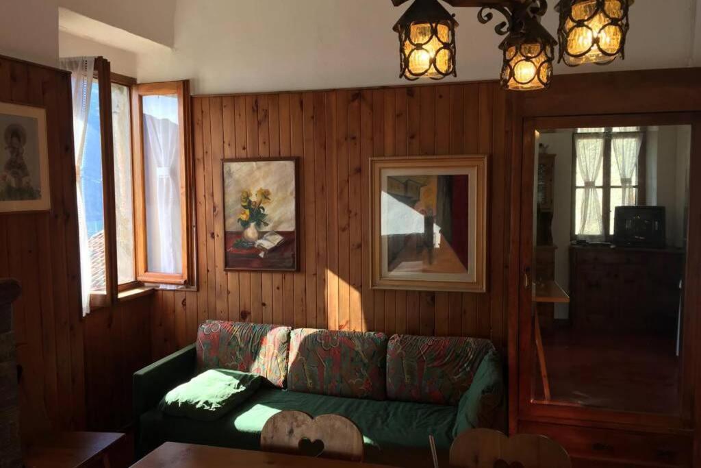 Nel Set Di Piccolo Mondo Antico Villa Viola Valsolda Bagian luar foto