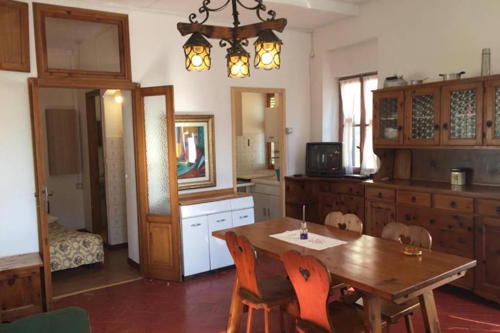 Nel Set Di Piccolo Mondo Antico Villa Viola Valsolda Bagian luar foto