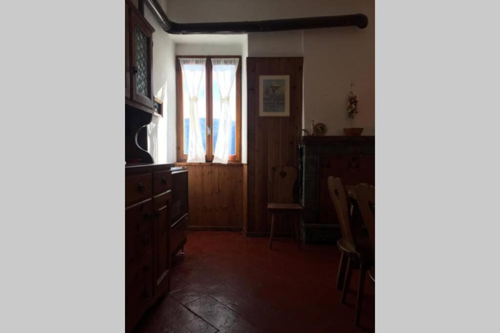 Nel Set Di Piccolo Mondo Antico Villa Viola Valsolda Bagian luar foto