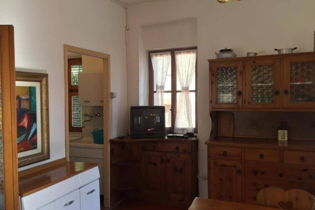 Nel Set Di Piccolo Mondo Antico Villa Viola Valsolda Bagian luar foto