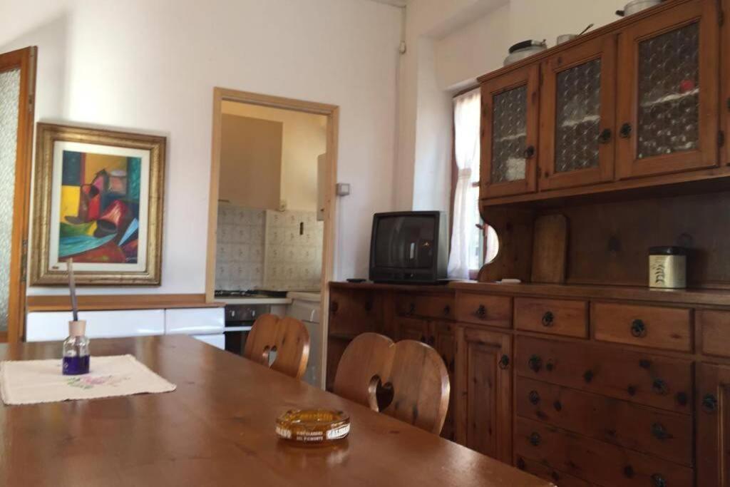 Nel Set Di Piccolo Mondo Antico Villa Viola Valsolda Bagian luar foto