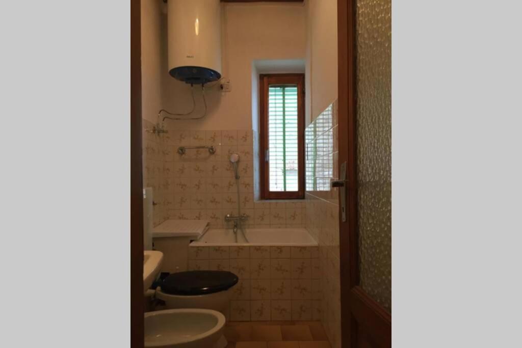 Nel Set Di Piccolo Mondo Antico Villa Viola Valsolda Bagian luar foto