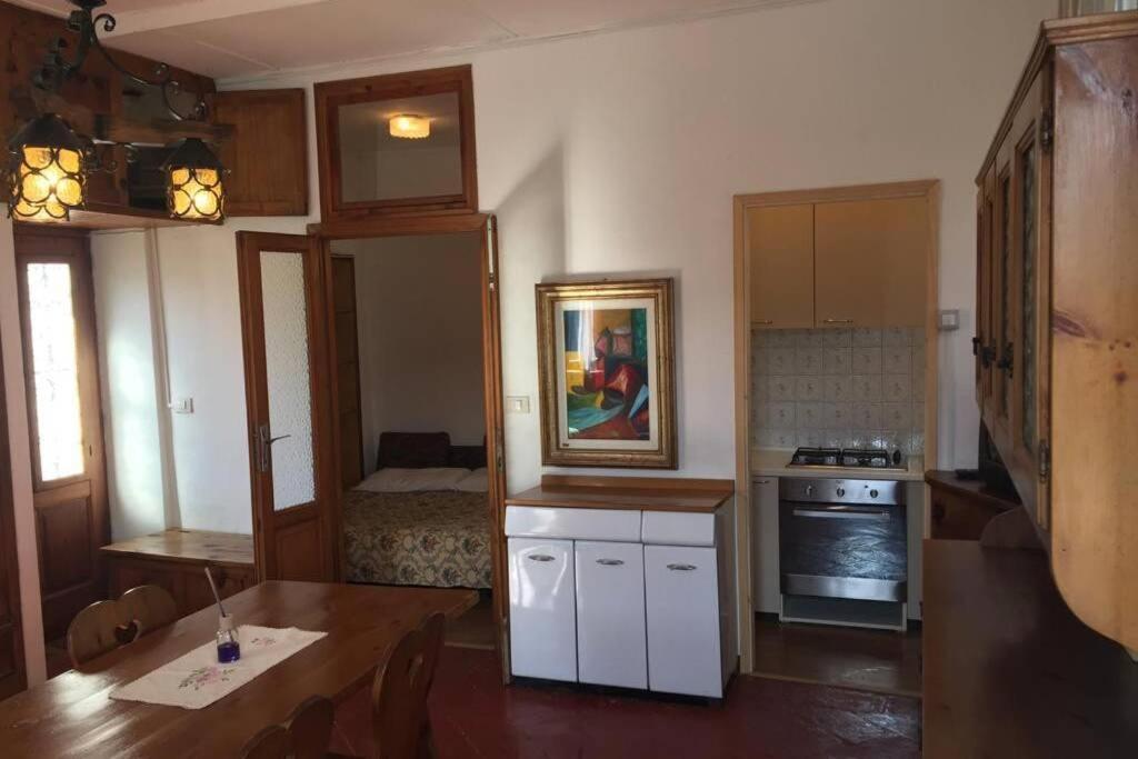 Nel Set Di Piccolo Mondo Antico Villa Viola Valsolda Bagian luar foto