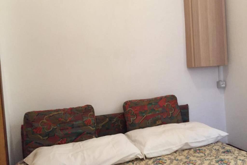Nel Set Di Piccolo Mondo Antico Villa Viola Valsolda Bagian luar foto