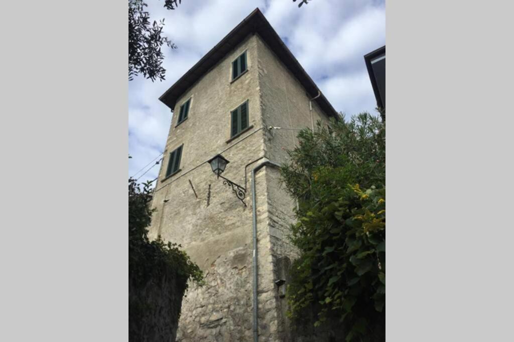 Nel Set Di Piccolo Mondo Antico Villa Viola Valsolda Bagian luar foto