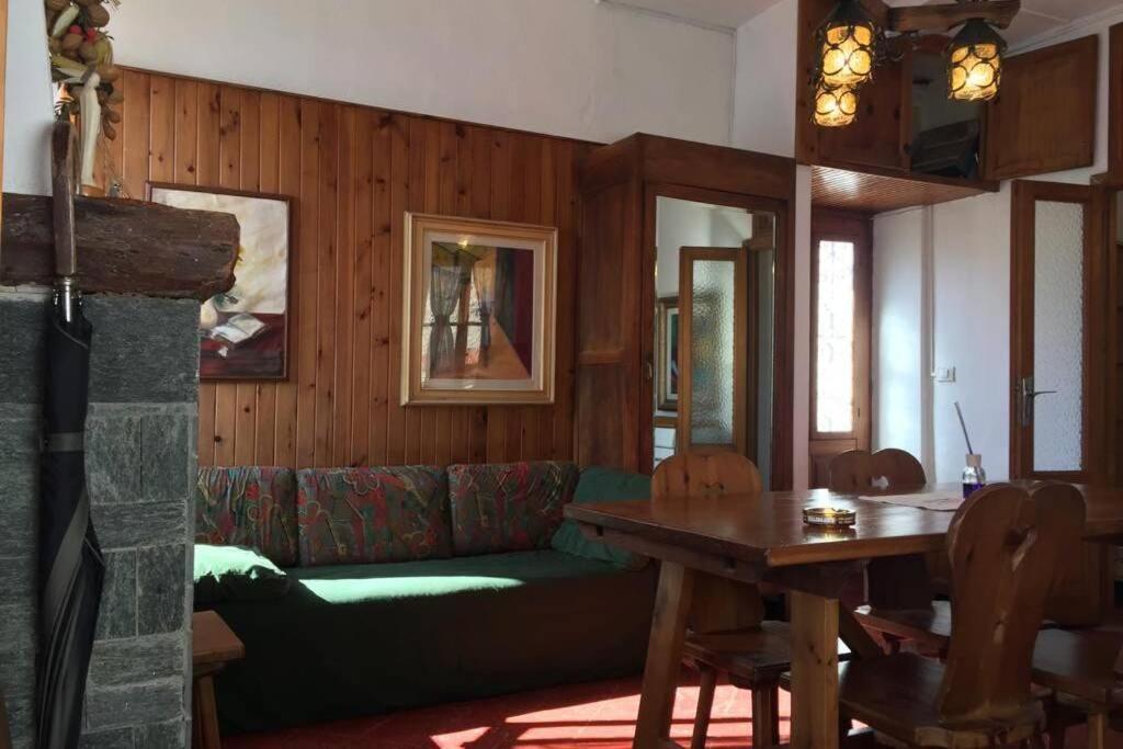 Nel Set Di Piccolo Mondo Antico Villa Viola Valsolda Bagian luar foto