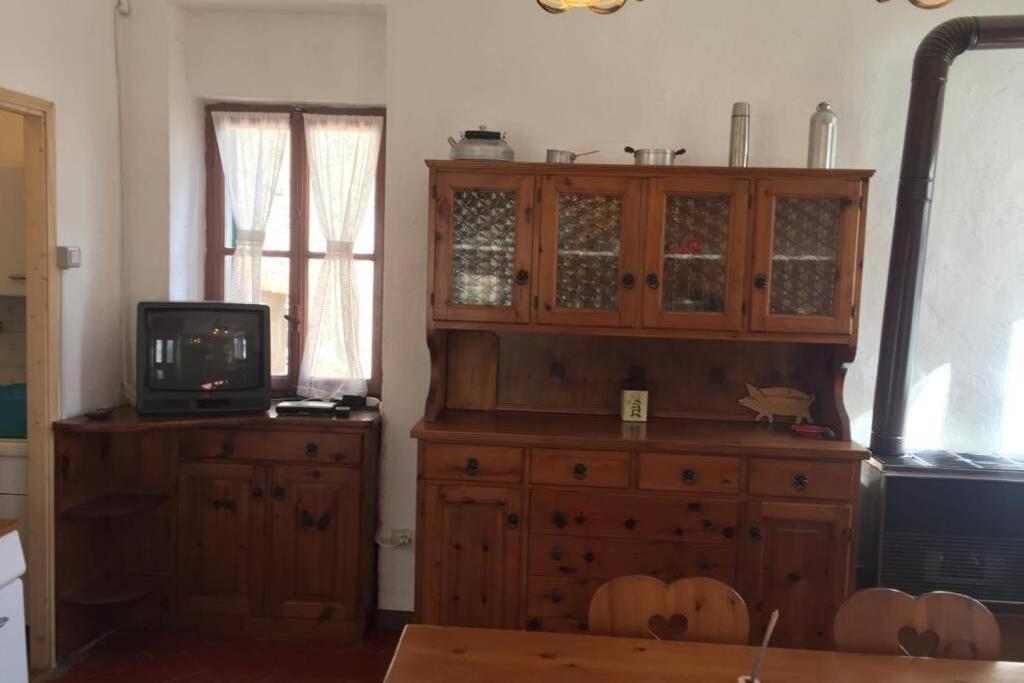 Nel Set Di Piccolo Mondo Antico Villa Viola Valsolda Bagian luar foto