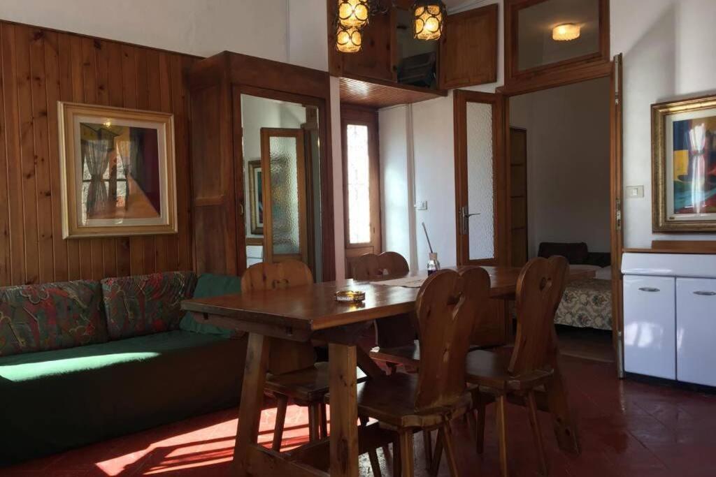 Nel Set Di Piccolo Mondo Antico Villa Viola Valsolda Bagian luar foto